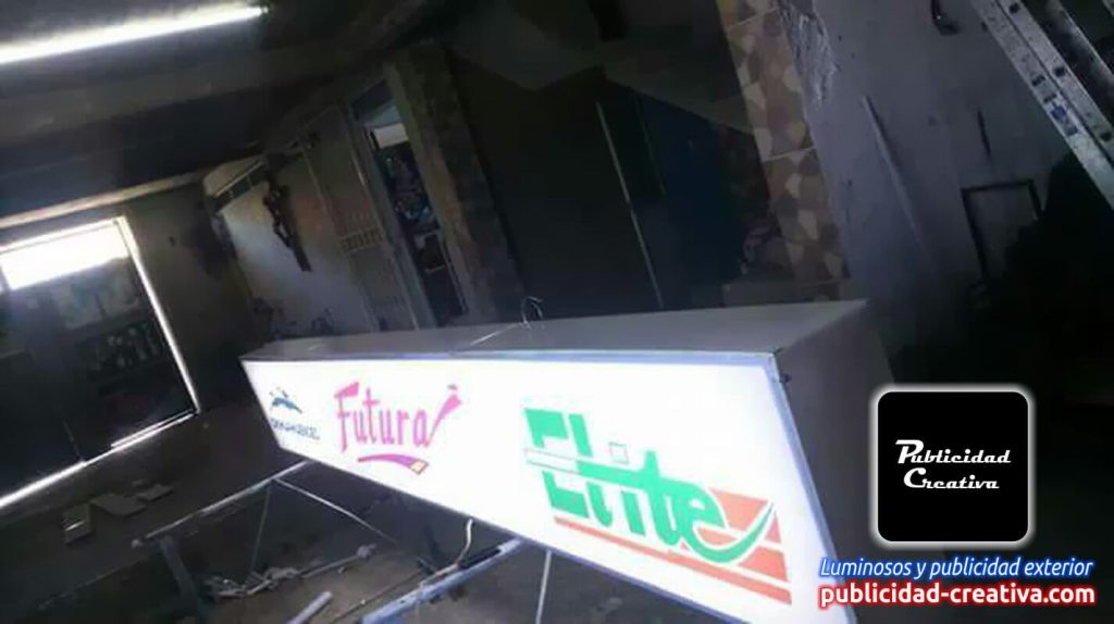 Fabricantes e instaladores de caja de luz publicitaria
